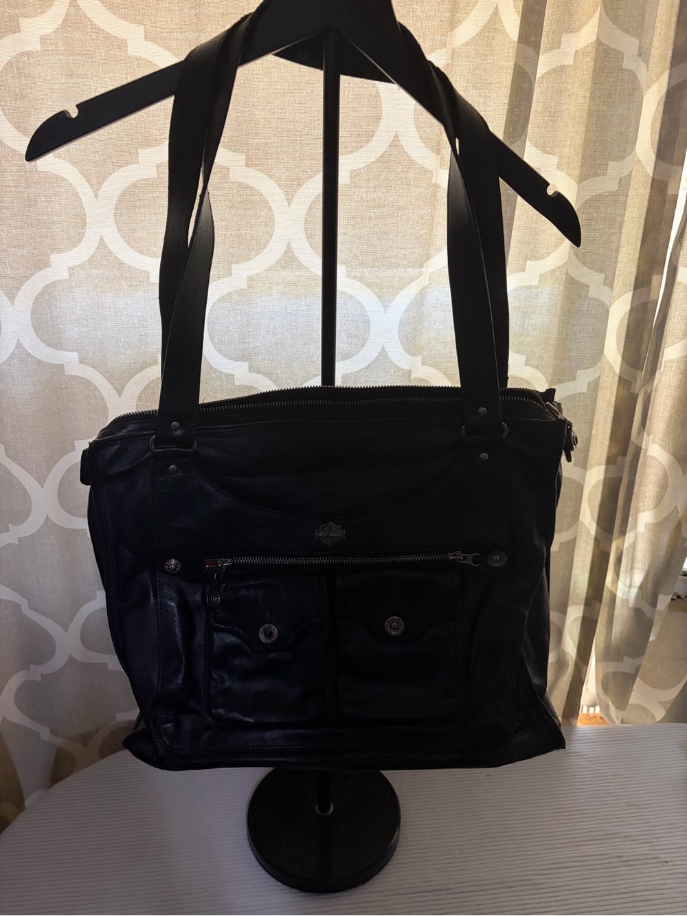 Harley-Davidson Black Leather Shoulder Bag with Front Pockets